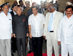 Karnataka Chief Minister Jagadish Shettar welcoming the Governor H R Bhardwaj to Joint Session at Vidhan Soudha in Bangalore on Monday. (From Left) Law and Legislature Parliamentary Affairs Minister R Suresh Kumar, Legislative Council Chairman D H Shankarmurthy, Speaker K G Bhopaiah and others also seen. DH photo