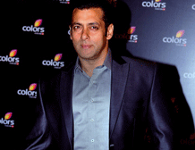 Salman Khan poses during the Colors 'IAA leadership Awards' ceremony in Mumbai on February 2, 2013. AFP PHOTO