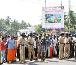 Photo of a Bajrang Dal Protest against a Church in Kalmady in December, 2012. Source: persecutedchurch.info