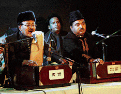 Grounded: Haider Baksh from (centre) Lucknow performs at Ras Rang.