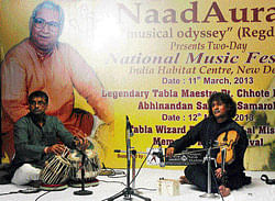 Rhythm: Govind Shukla on tabla and Vijay Chaubey on violin.