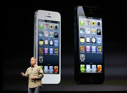 Phil Schiller, senior vice president of worldwide marketing at Apple Inc, speaks about iPhone 5 during Apple Inc.'s iPhone media event in San Francisco, California September 12, 2012.  Credit: Reuters/