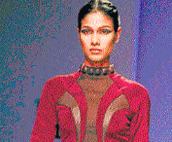 Nethra Raghuraman in Kanika Salujas  outfit.