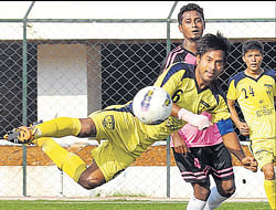 Suroj Mondal scores the winner for Southern Samity against South United on&#8200;Saturday. DH photo