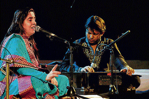 Soothing Kajal Chandiramani performs at two-day Sindhi Sufi Music Festival.