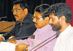 Dakshina Kannada District-in-Charge Minister C T Ravi chairing a review meet in Mangalore on Monday. Deputy Commissioner N&#8200;Prakash and ZP&#8200;CEO&#8200;Dr K&#8200;N&#8200;Vijayprakash look on. DH photo
