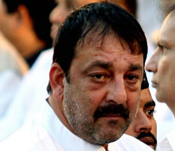 (FILES) In this photograph taken on November 18, 2012, Indian Bollywood actor Sanjay Dutt attends the funeral of Hindu nationalist Shiv Sena party leader Bal Thackeray at Shivaji Park Garden in Mumbai. India's top court upheld the death penalty March 21, 2013 for a mastermind of the country's deadliest attacks in a hearing which also saw Bollywood star Sanjay Dutt sentenced to five years in jail. AFP PHOTO