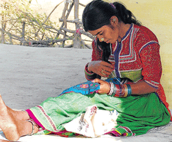 Rural talent : A Marwada woman creates a Pakko embroidery pattern Photo by Author