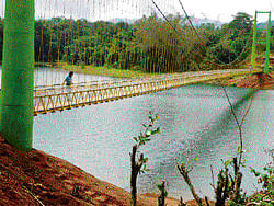 The new suspension bridge near Nittur. (photos by the author)