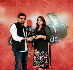 winner: Jatin Varma gives award to Advaita Kala.