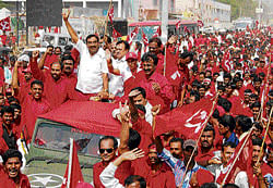 CPM workers accompany party candidate G&#8200;V&#8200;Sriramareddy in Bagepalli on Monday.DH Photo