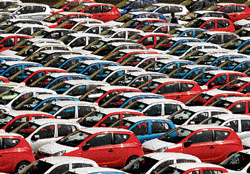 Few makers sell more cars in April 2013