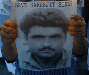 BJP, Cong spar over Sarabjit's death