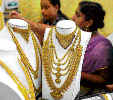'Curbing bank funds will spike gold prices'
