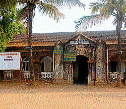 A view of the old taluk office in dilapidated condition in Tarikere.