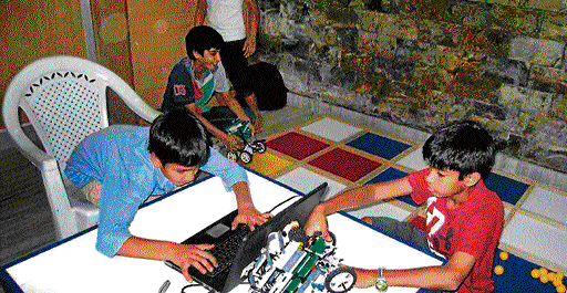 Creative pastime:&#8200;Various institutions are organising activity classes for school students.