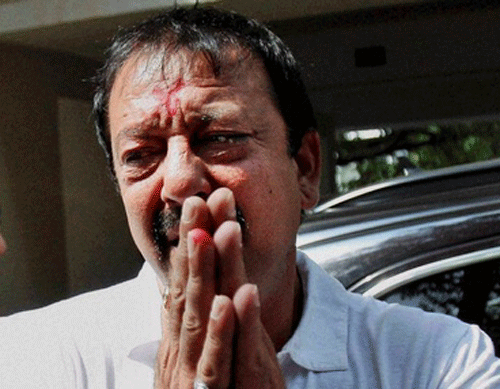 Sanjay Dutt to surrender before TADA court tomorrow