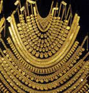 Gold prices fall by 1.54 pc in futures trade