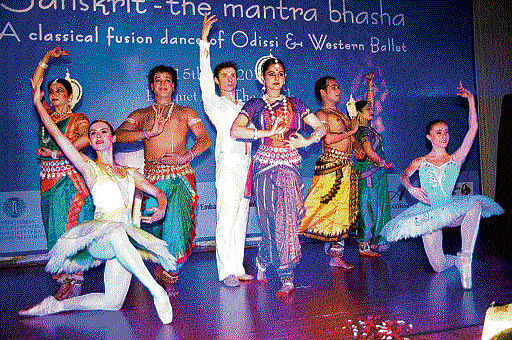 Unusual :&#8200;Dancers from India and Romania presented a fusion performance themed on the Sanskrit language. DH Photos BY Pradeep Kumar