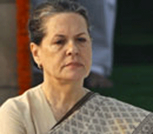 Sonia holds meeting with PM on C'garh Maoist attack