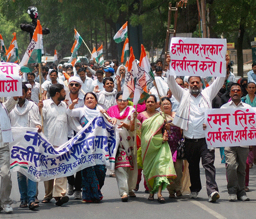Congress Party activists during a protest against Chhattisgarh Maoist attack. PTI Image