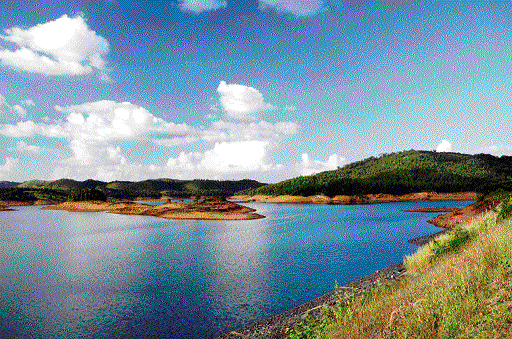 Shades of blue : Chakra reservoir  (Photos by the author)