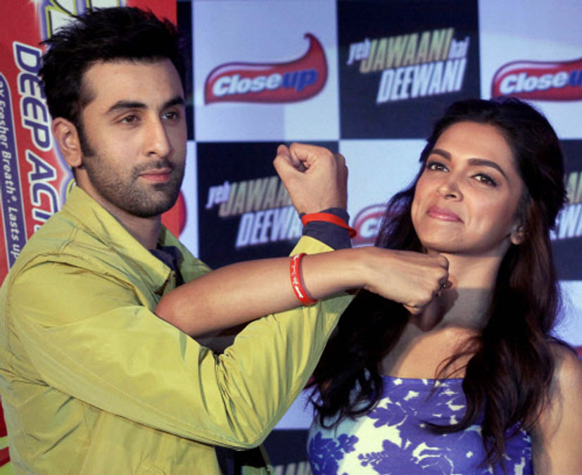 Ranbir Kapoor & Deepika Padukone at Close Up event for promotion of Yeh  Jawani Hai Deewani Photo