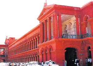 HC orders notice to State