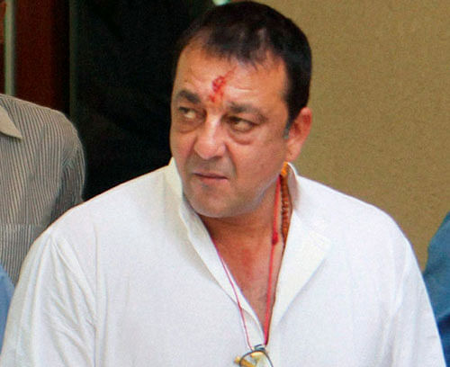 Sanjay Dutt to make paper bags, earn Rs.25 a day