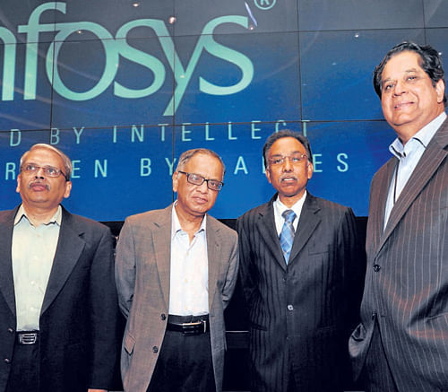 N R Narayana Murthy, executive chairman of Infosys Ltd with Kris Gopalakrishnan (extreme left), co-chairman of Infosys, S D Shibulal (second from right), CEO, Infosys and K V Kamath (extreme right), chairman of Infosys , after announcing the appointment of Narayana Murthy as executive chairman of Infosys in Bangalore on Saturday. DH Photo