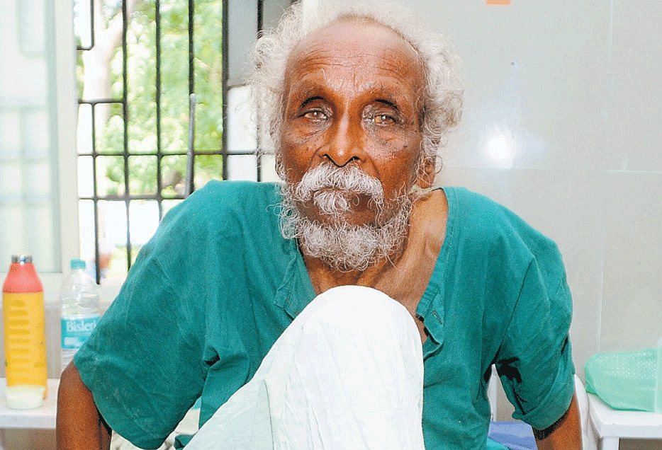 painful old age: Anantaiah Setty was allegedly chained for one-and-a-half years by his son, on the terrace of his house at Shakambari Nagar. He was rescued and admitted  to Jayanagar General Hospital on Wednesday. dh Photo