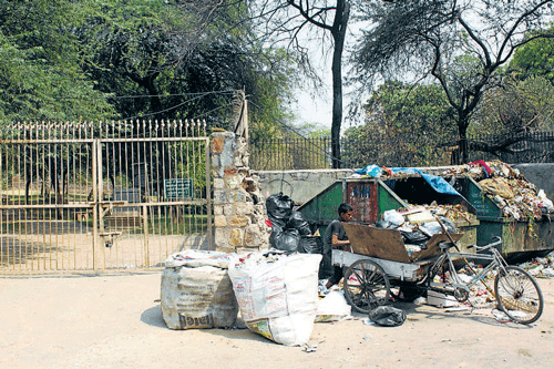 Asokan Edict, an important national monument in South  Delhi was illegally found locked from outside. DH PHOTO