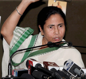 Nitish and Navin positive on federal front: Mamata