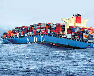 The hull of MV Mol Comfort, carrying 4,500 containers from Singapore to Jeddah, broke into two pieces.