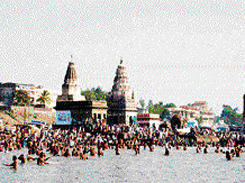 Govt to build yatrinivas  at Pandharpur, Tirupati