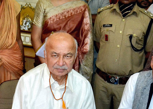 UPA in damage control over Shinde's statement