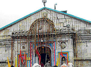 Kedarnath priest's family prays for  his safe return