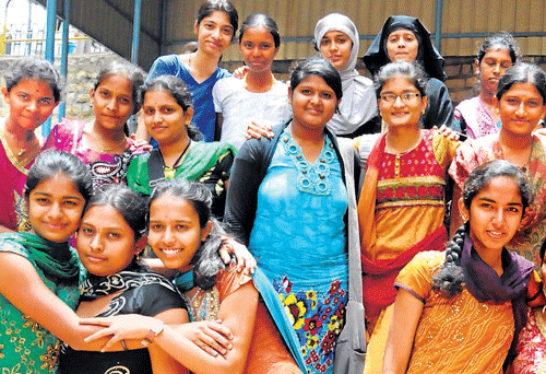 cheerful Top row (from left): Karishma, Vinutha, Tasiya, Rabiya, Hema and Bhavya. Middle row: Pavithra, Roopa, Bhavyashree, Divya, Kanchana, Varshitha and Shilpa. Bottom row: Priya, Sushmitha, Nayana, Tejaswini, Sanjana and Spoorthy.