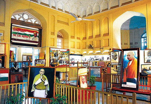 In memoriam: Interiors of the Sardar Vallabhbhai Patel Memorial. photo by Author
