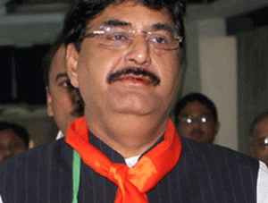 EC issues notice to Munde for LS poll expense remark