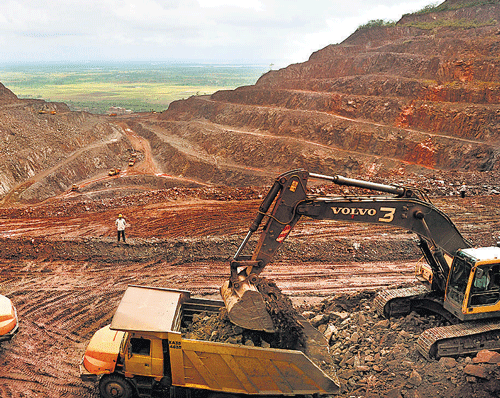 Permission to Sesa Goa to extract iron ore in the Nirthady forest of Chitradurga has raised the hackles at a time when a cautious approach has been adopted to allow mining in other iron rich areas of the State. DH File Photo