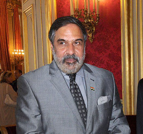 US should respect free movement of professionals: Anand Sharma
