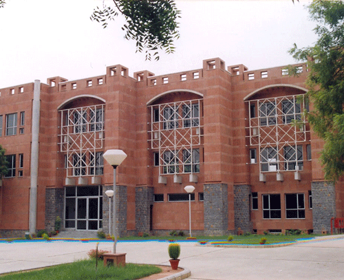 Jamia Hamdard University. Picture taken from www.jamiahamdard.edu