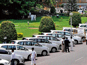 As per the recent Supreme Court order, MLAs and MPs will have to forego red beacons on their cars. dh file Photo