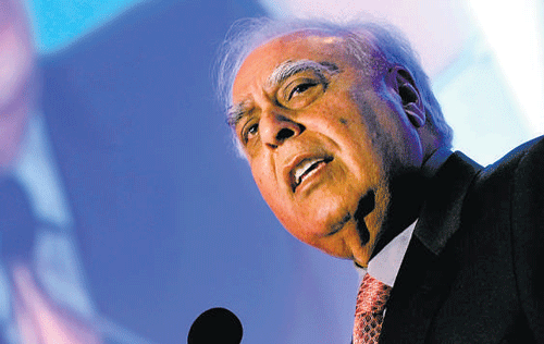 No security concerns on 100% FDI in telecom: Sibal