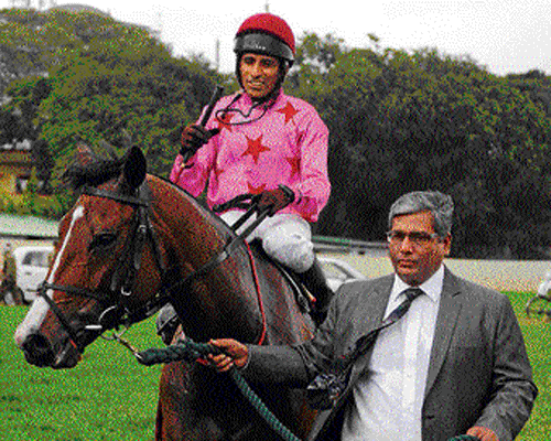 victorious Trainer Deshmukh leads in Tintinnabulation (PS&#8200;Chouhan astride) after winning the Bangalore St Leger at the&#8200;Bangalore Turf Club on Wednesday. DH PHOTO