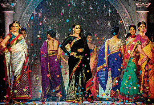 elegant: Sonakshi Sinha with the models.