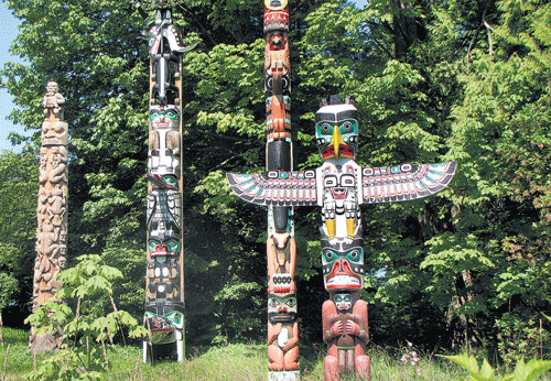 original : Totem poles; 'tipis' or tents (photos by author)