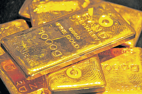 Gold surges to 5-week high on brisk buying