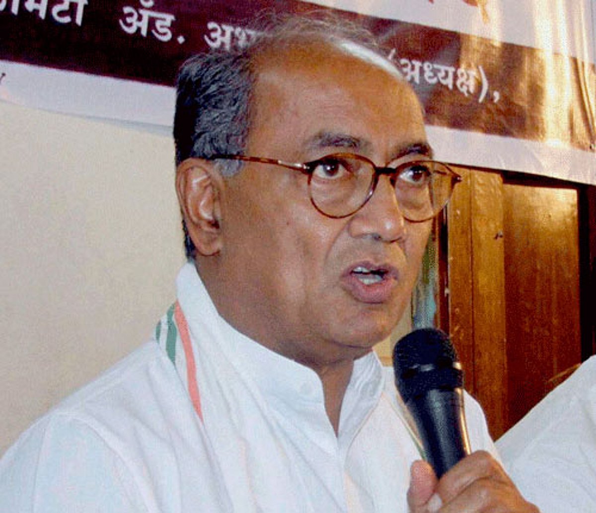 Digvijay questions plan panel's method